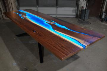 LED Table With Geometric Base