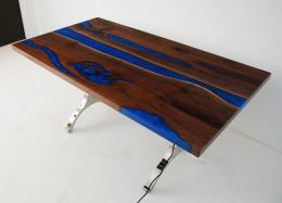 Blue River Walnut Dining Room Table With LED Lights 7