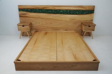 Bed And Matching Nightstands